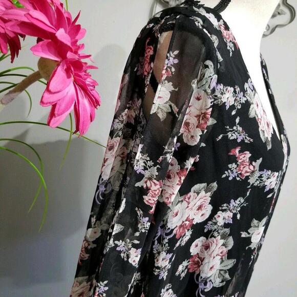 Cotton Candy Dress Size SMALL black Floral Split Long Sleeves open back - Picture 4 of 9